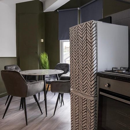 5C- Stylish Urban Retreat - Spacious 2 Bed Flat London Exterior foto