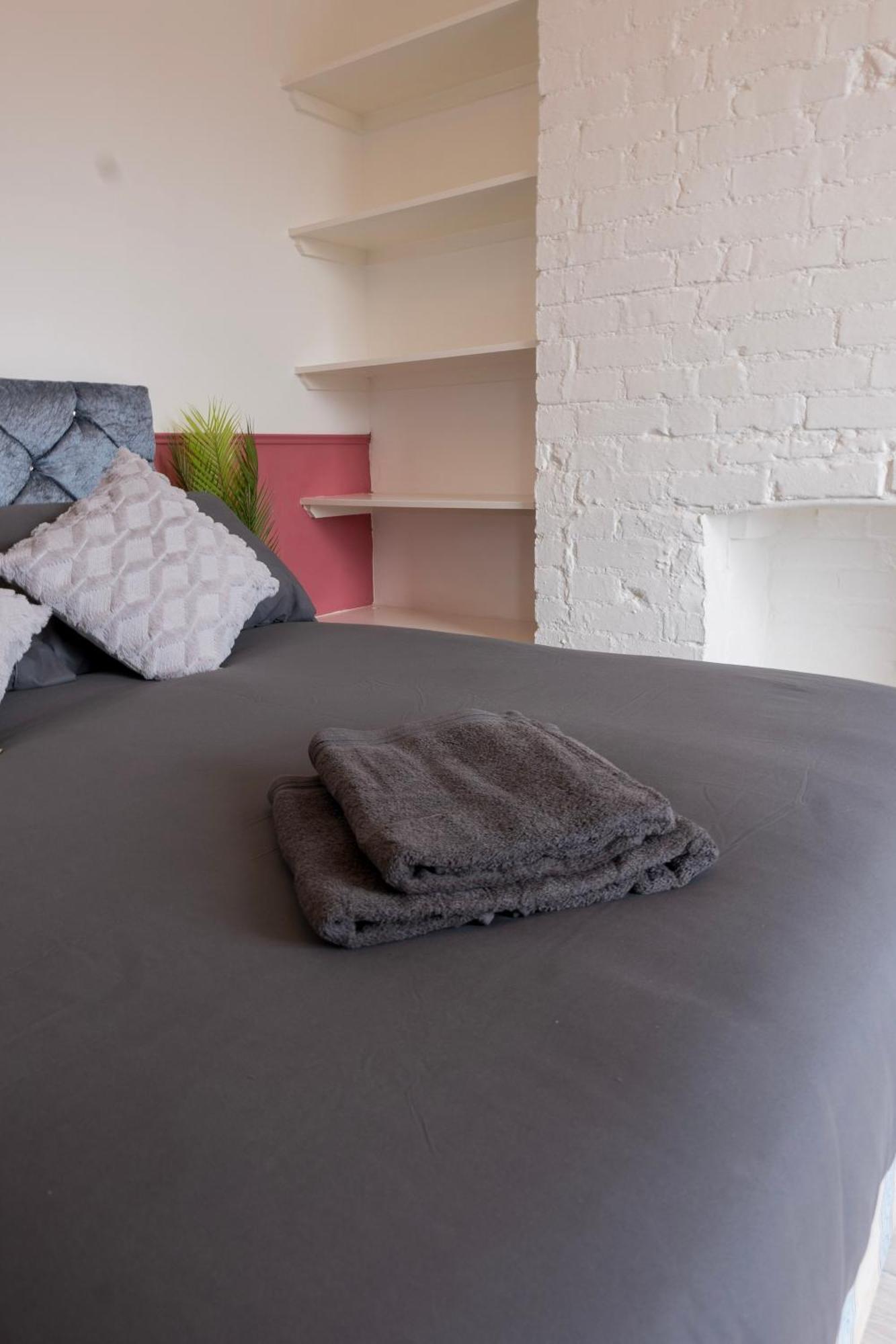5C- Stylish Urban Retreat - Spacious 2 Bed Flat London Exterior foto