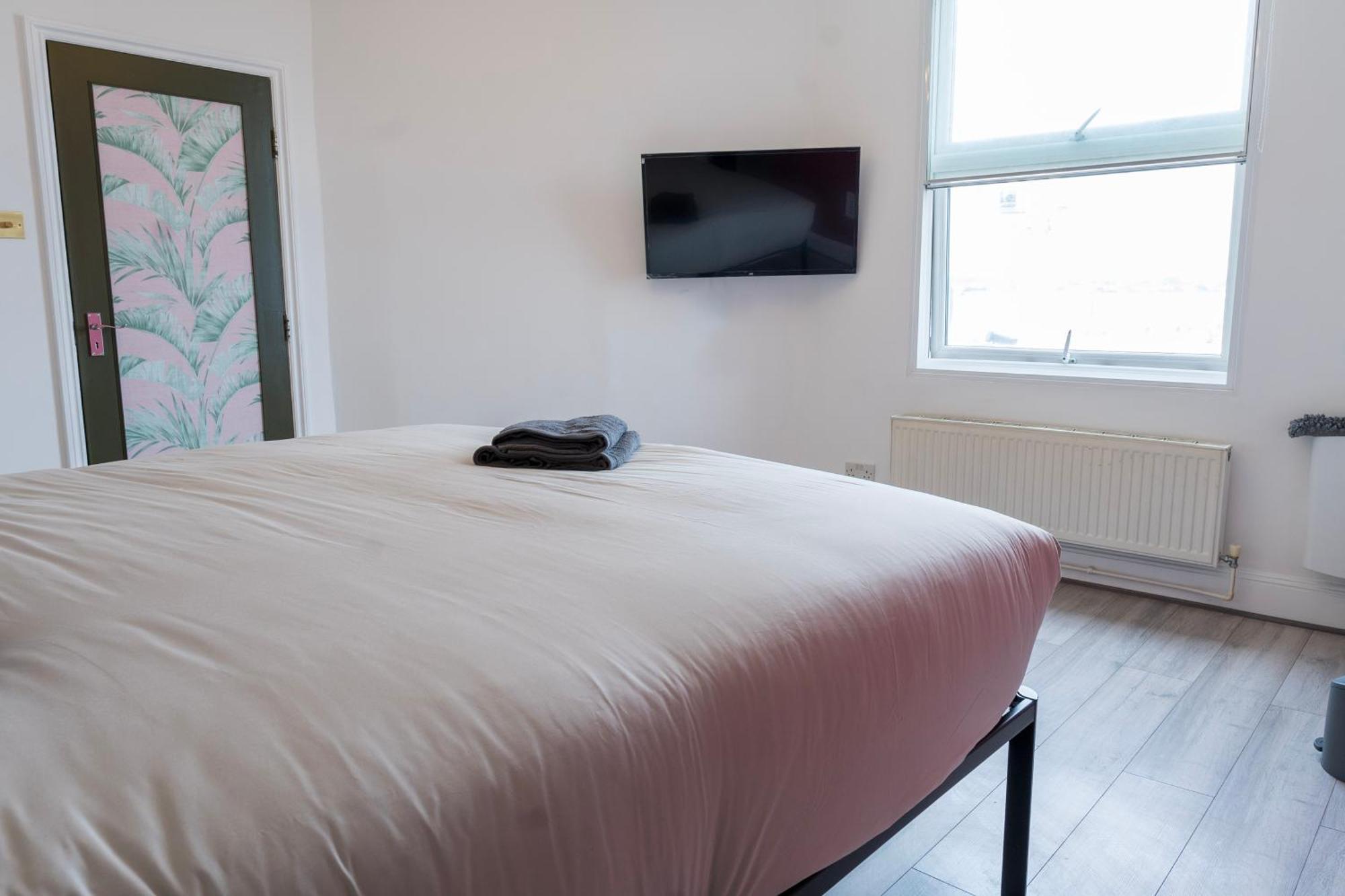 5C- Stylish Urban Retreat - Spacious 2 Bed Flat London Exterior foto