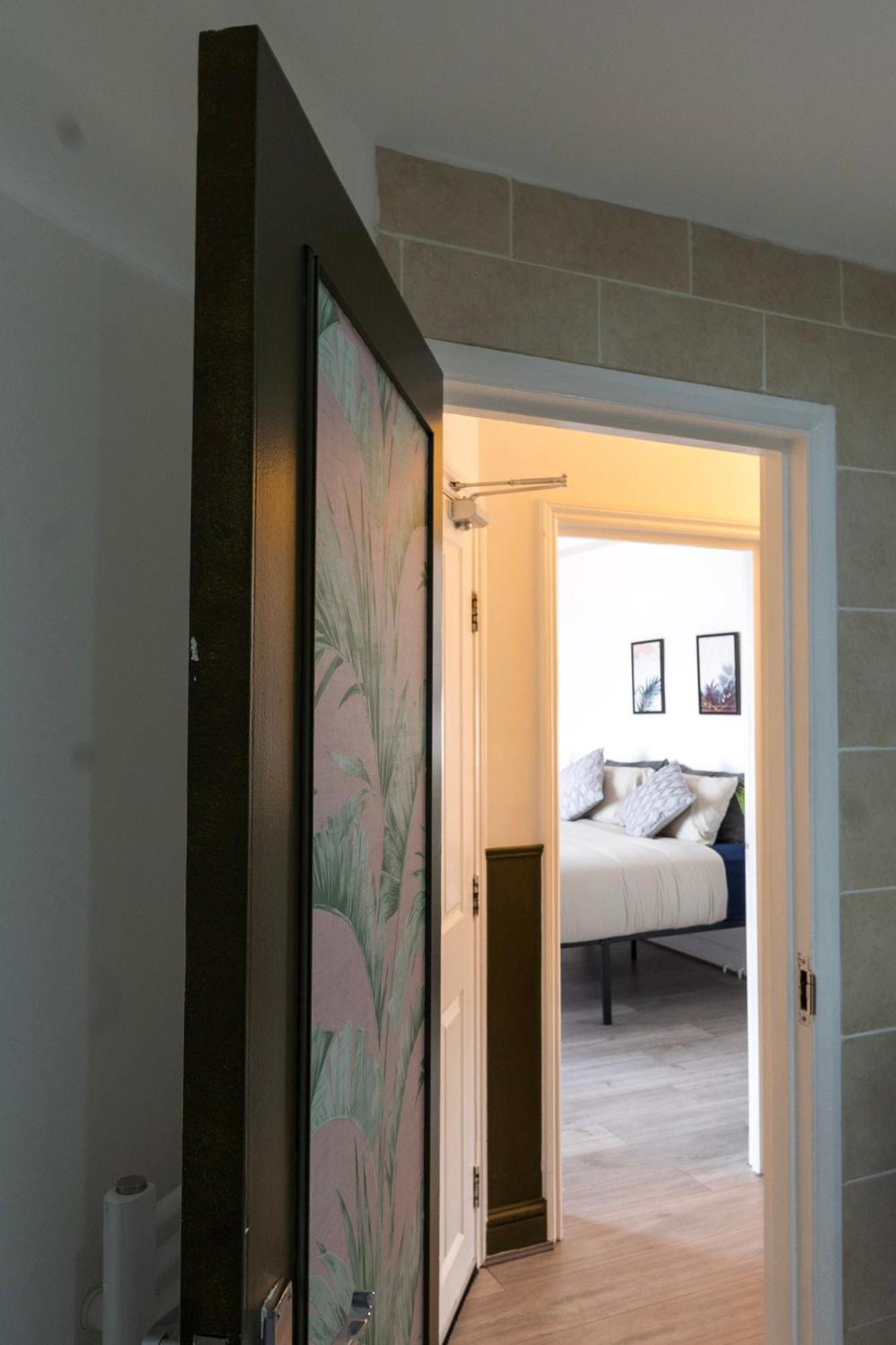 5C- Stylish Urban Retreat - Spacious 2 Bed Flat London Exterior foto