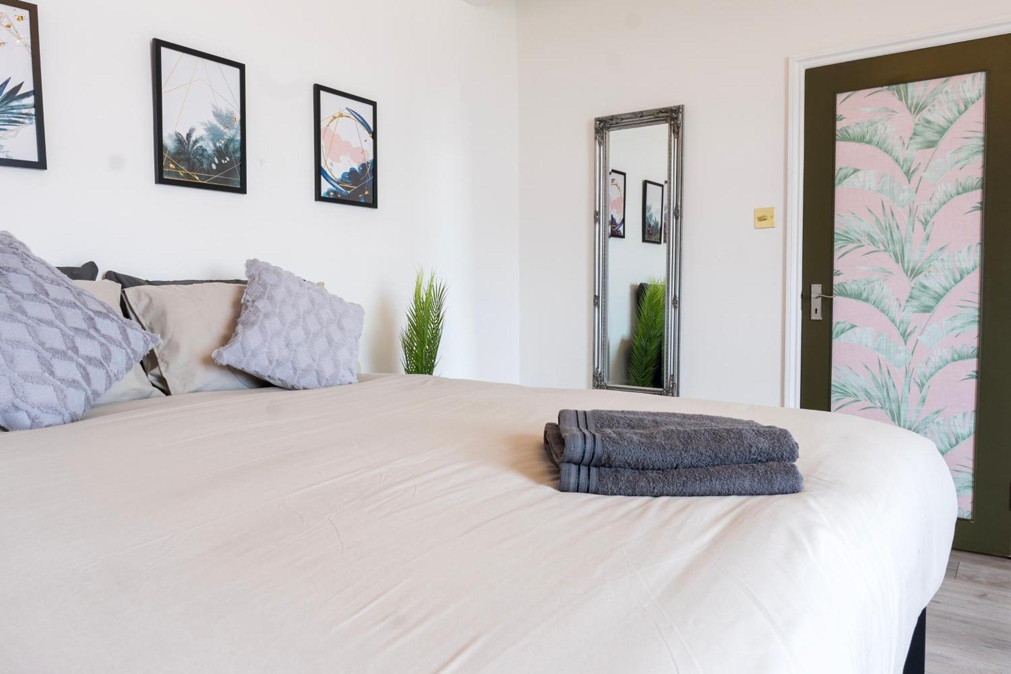 5C- Stylish Urban Retreat - Spacious 2 Bed Flat London Exterior foto