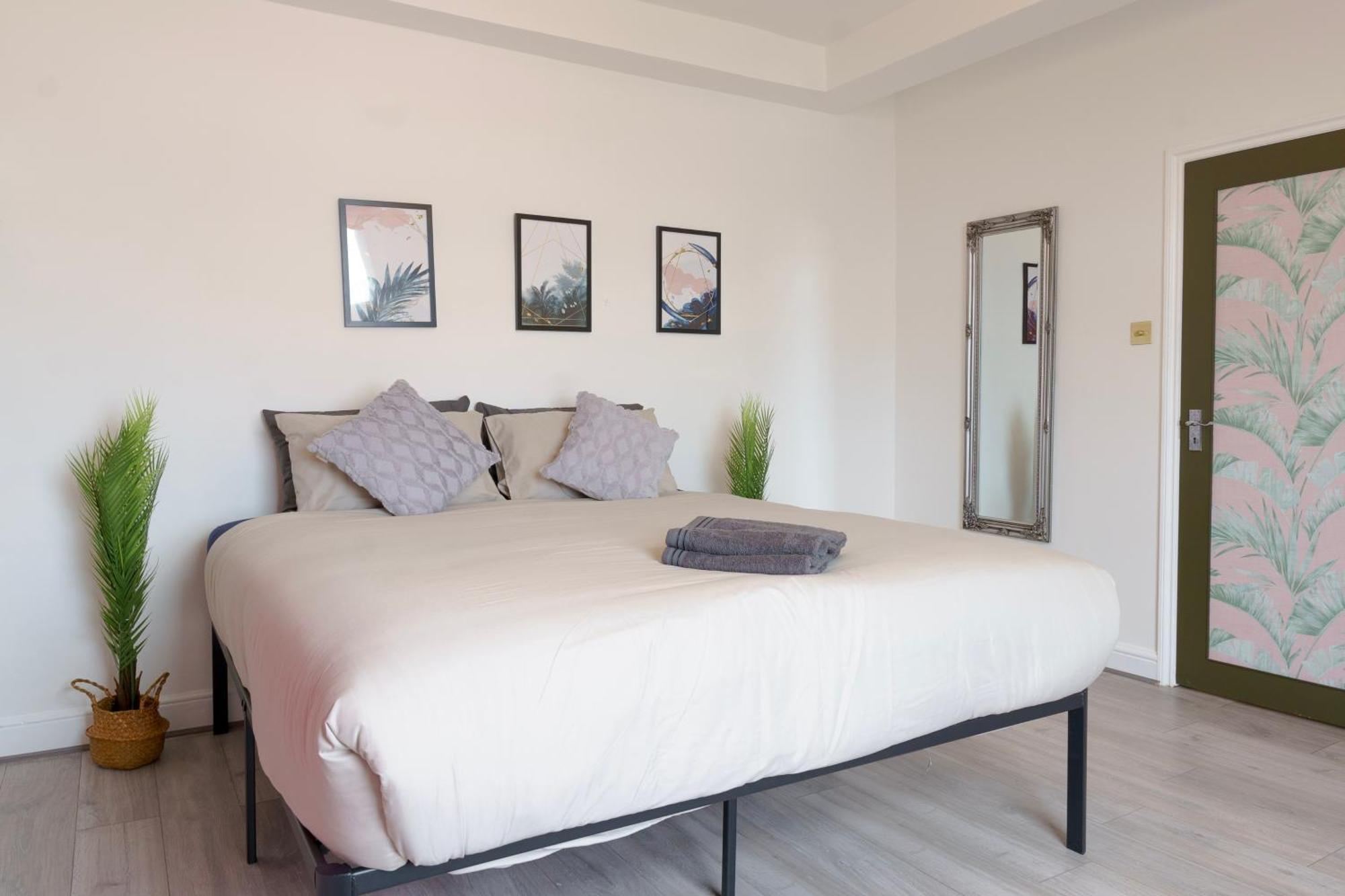 5C- Stylish Urban Retreat - Spacious 2 Bed Flat London Exterior foto