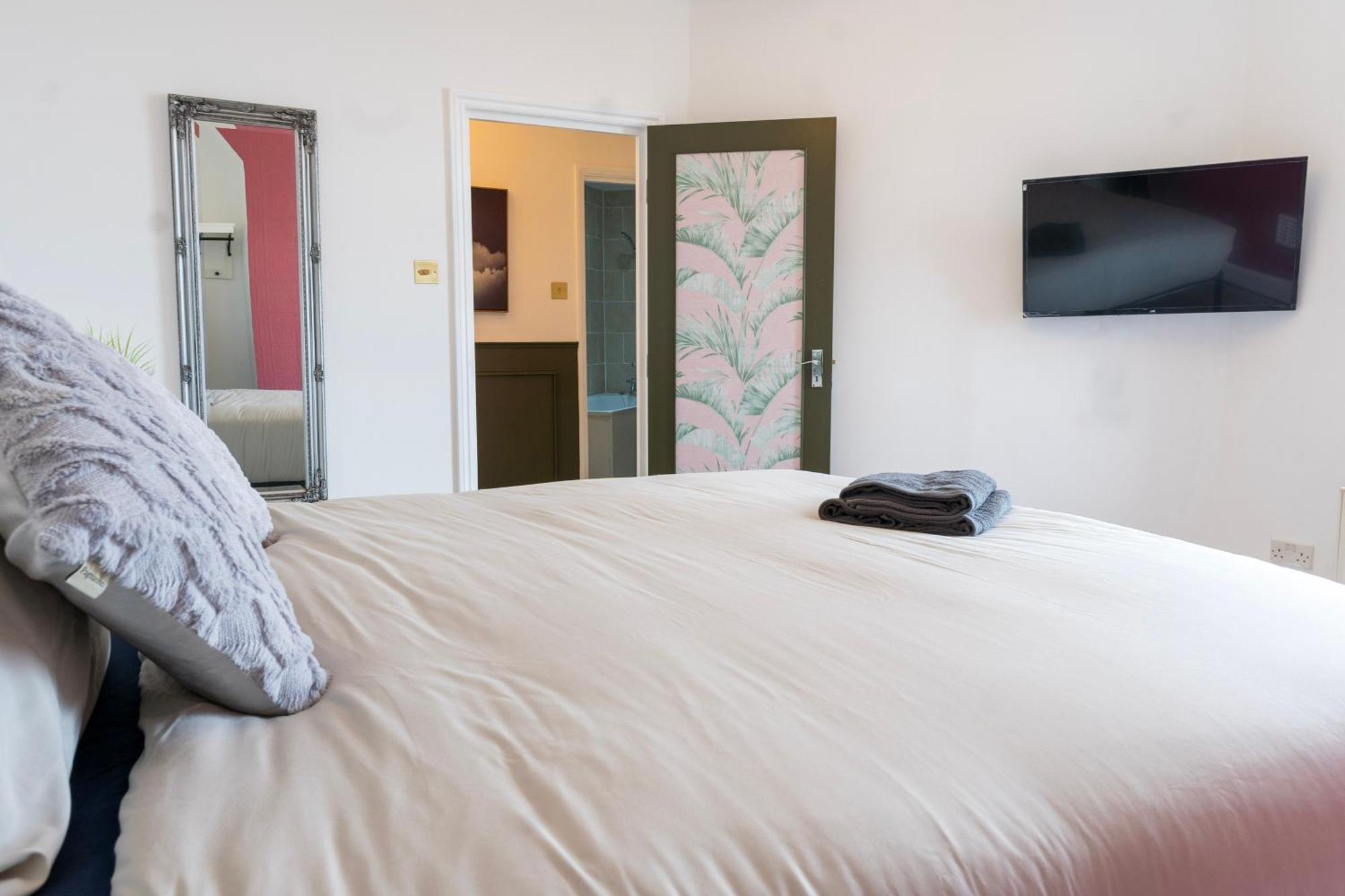 5C- Stylish Urban Retreat - Spacious 2 Bed Flat London Exterior foto