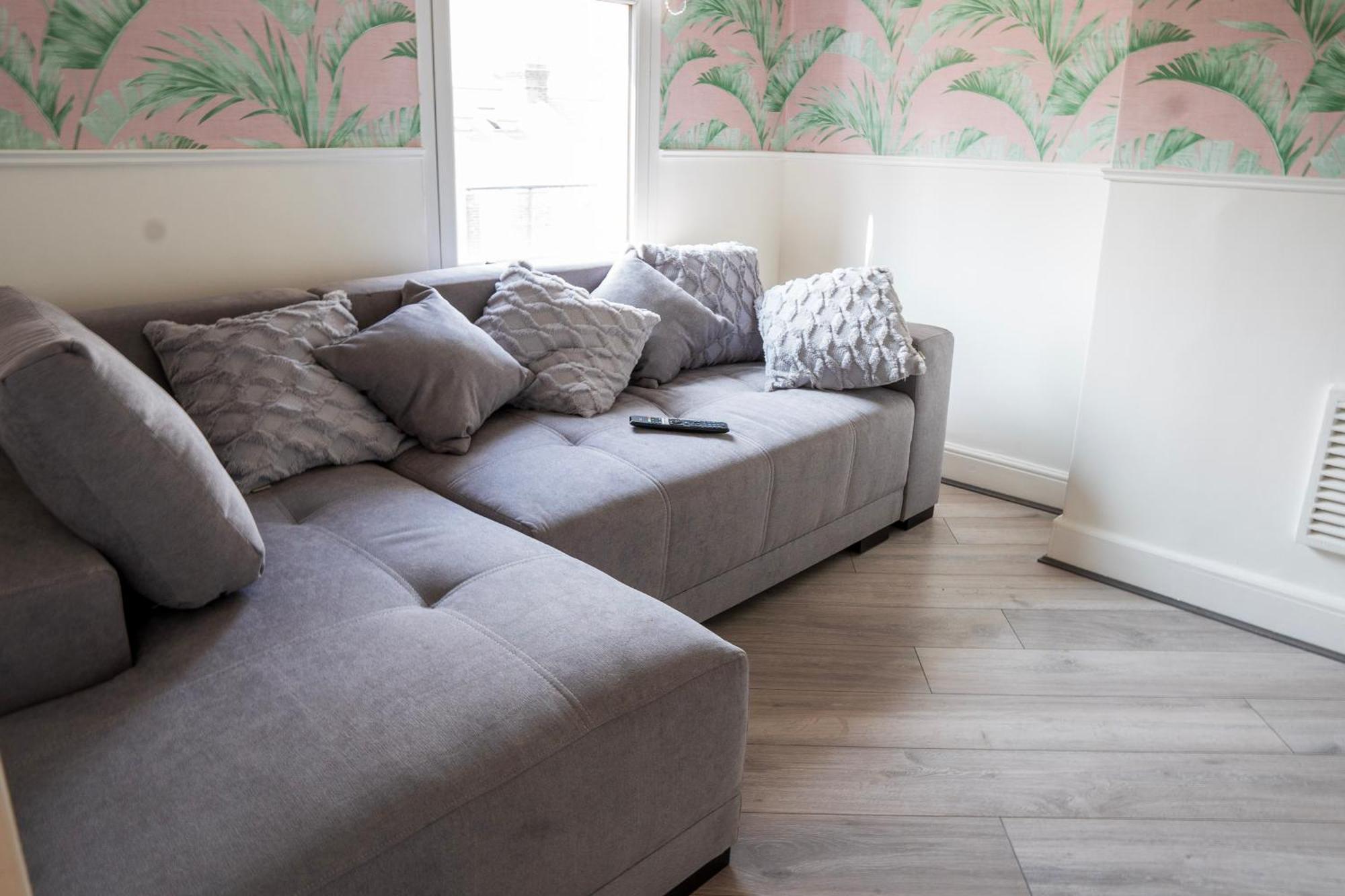 5C- Stylish Urban Retreat - Spacious 2 Bed Flat London Exterior foto