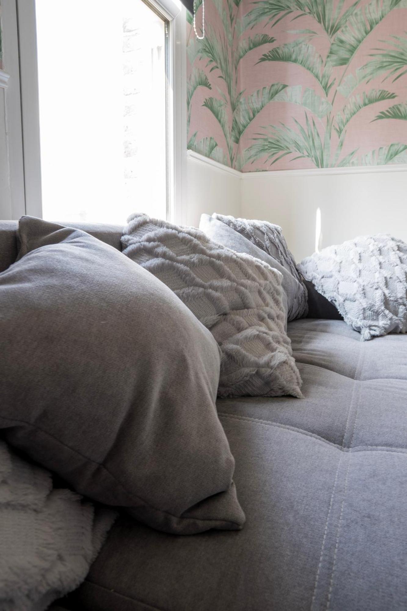 5C- Stylish Urban Retreat - Spacious 2 Bed Flat London Exterior foto