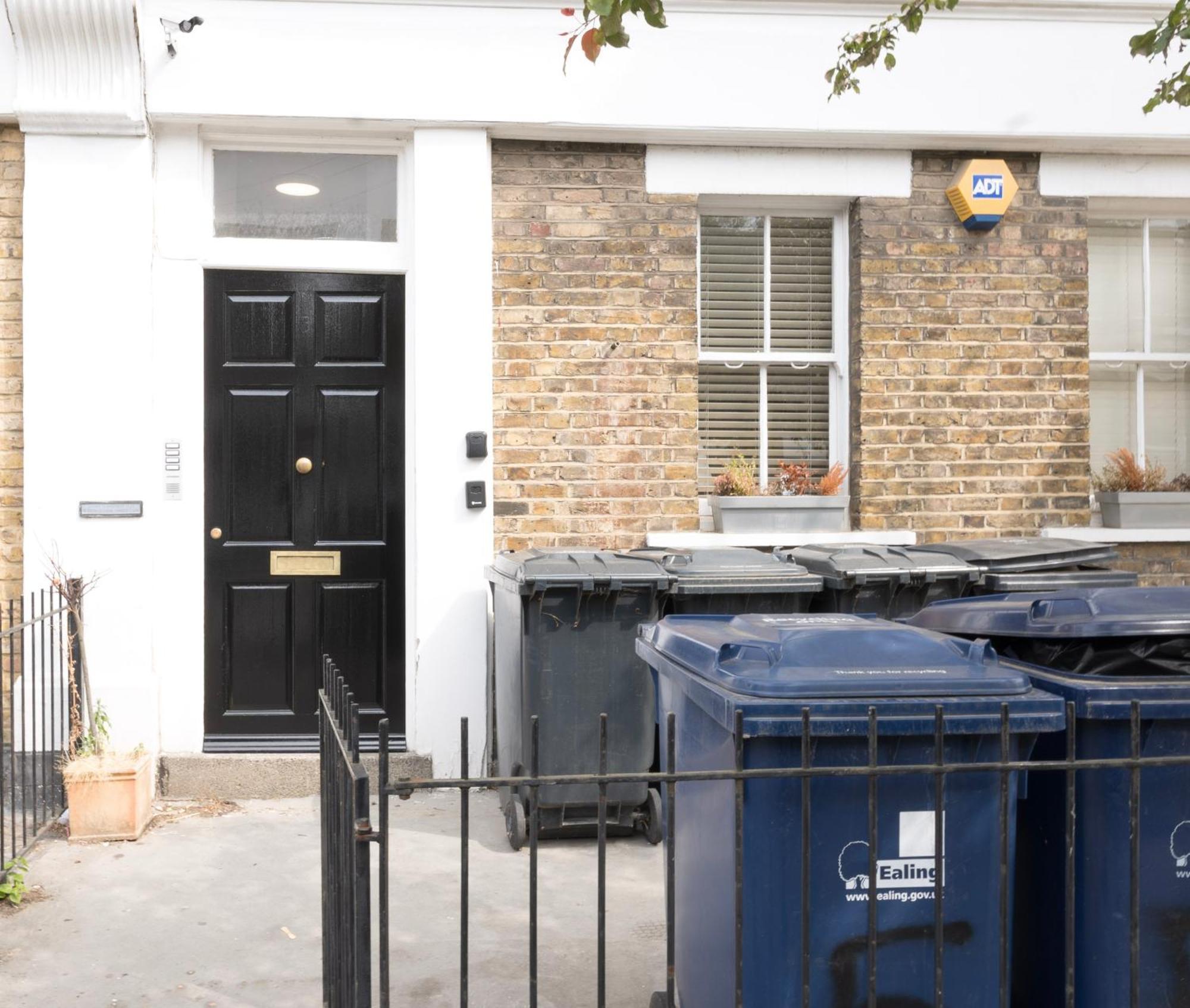 5C- Stylish Urban Retreat - Spacious 2 Bed Flat London Exterior foto