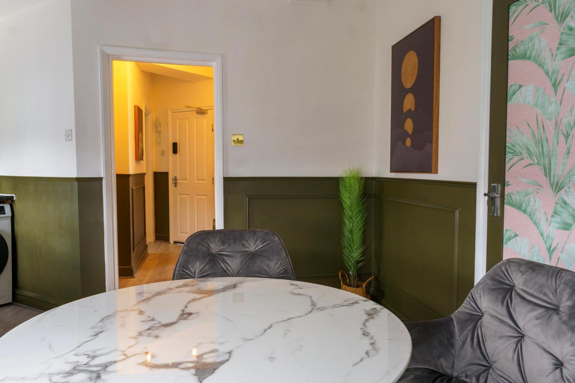 5C- Stylish Urban Retreat - Spacious 2 Bed Flat London Exterior foto