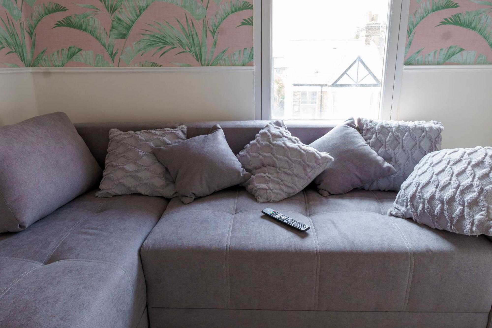 5C- Stylish Urban Retreat - Spacious 2 Bed Flat London Exterior foto